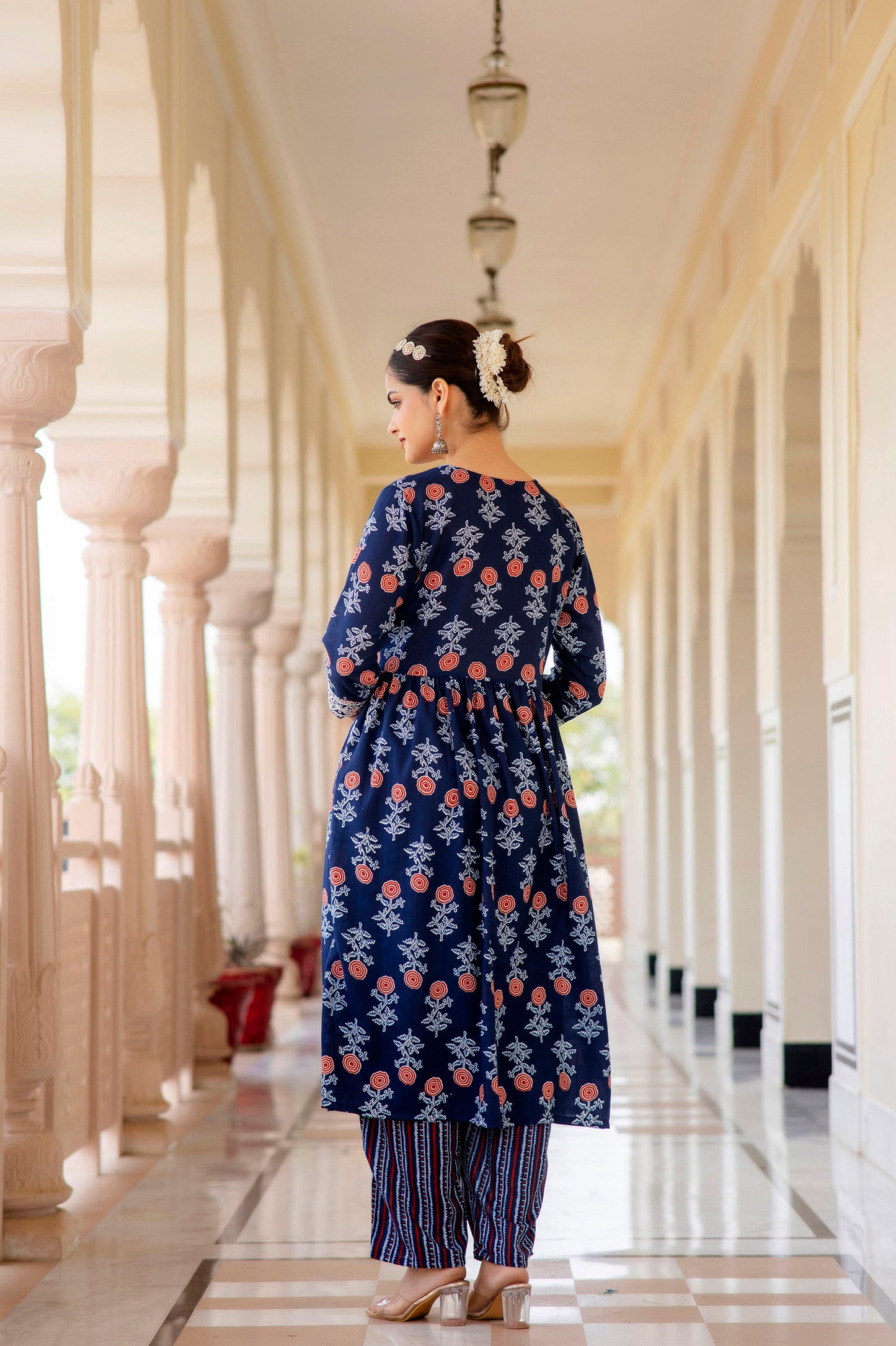Women Embroidered Kurta and Pant Set With Dupatta Dropshipera