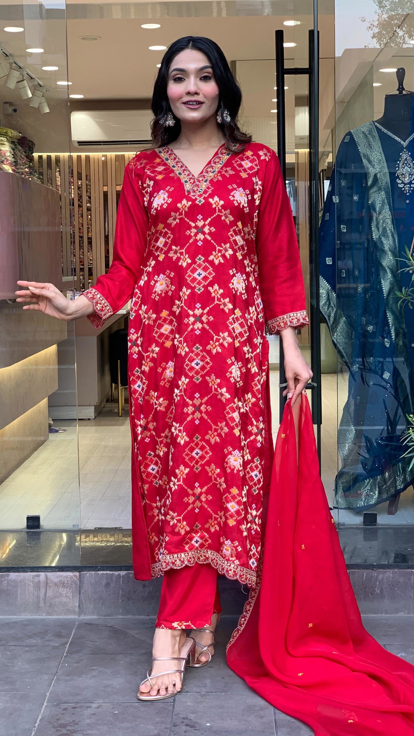 Patola Banarasi Viscose Nylon Jacquard  Kurti With Silk Pant And Organza Dupatta Dropshipera