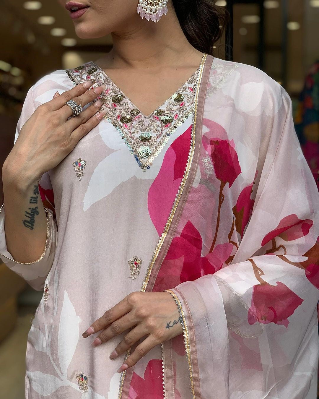 Women's Natural Crep Kurti Pant With Dupatta Collection Dropshipera