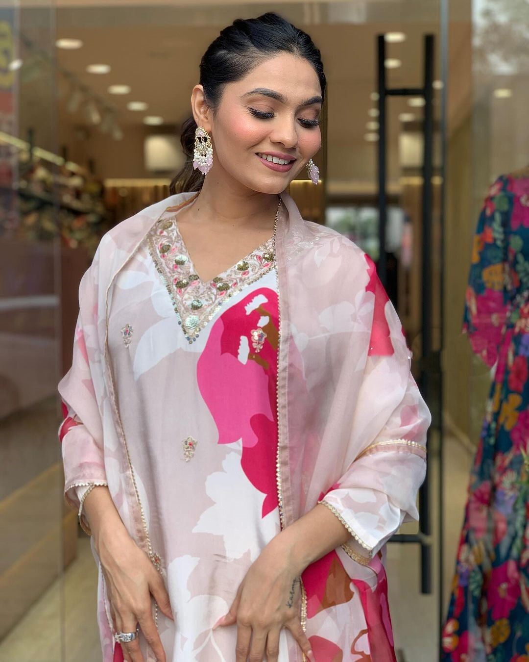 Women's Natural Crep Kurti Pant With Dupatta Collection Dropshipera