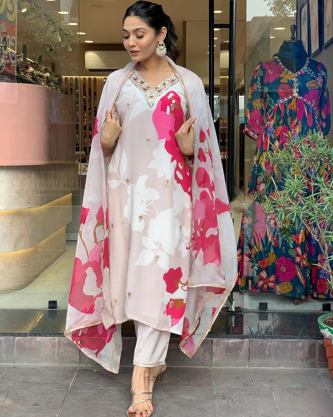 Women's Natural Crep Kurti Pant With Dupatta Collection Dropshipera