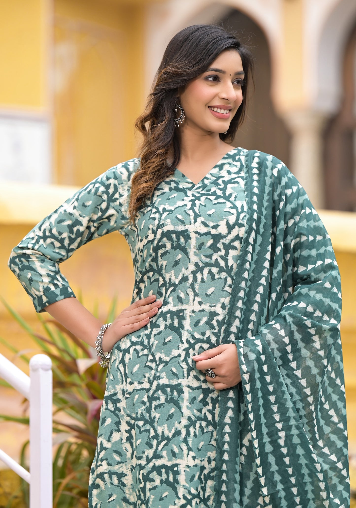 Women Straight Block Printed Kurta and Pant Set with Dupatta in Beautiful Color Dropshipera
