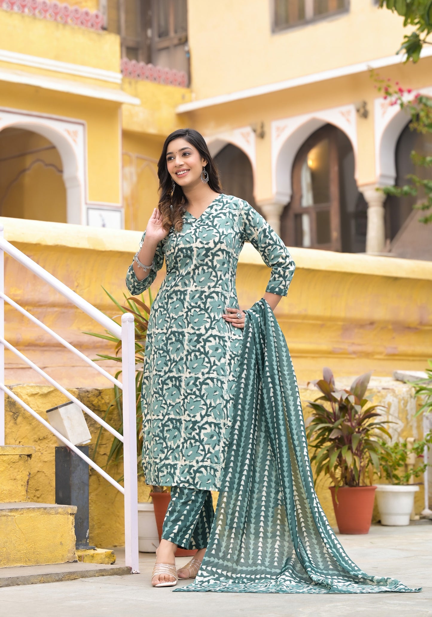 Women Straight Block Printed Kurta and Pant Set with Dupatta in Beautiful Color Dropshipera