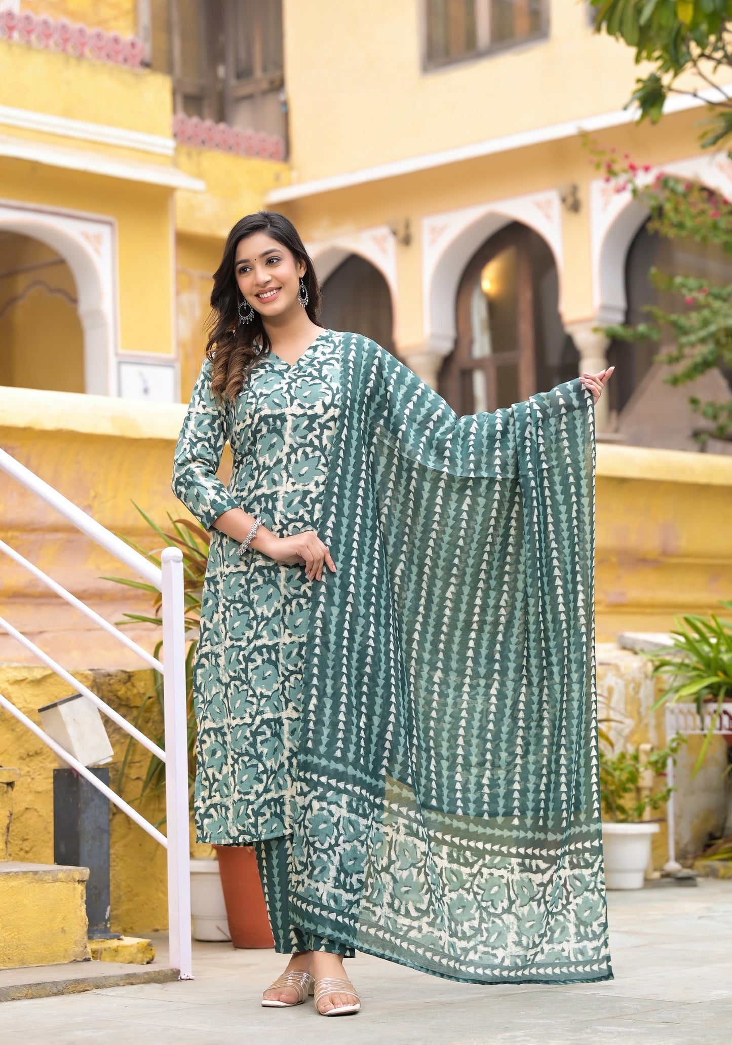 Women Straight Block Printed Kurta and Pant Set with Dupatta in Beautiful Color Dropshipera