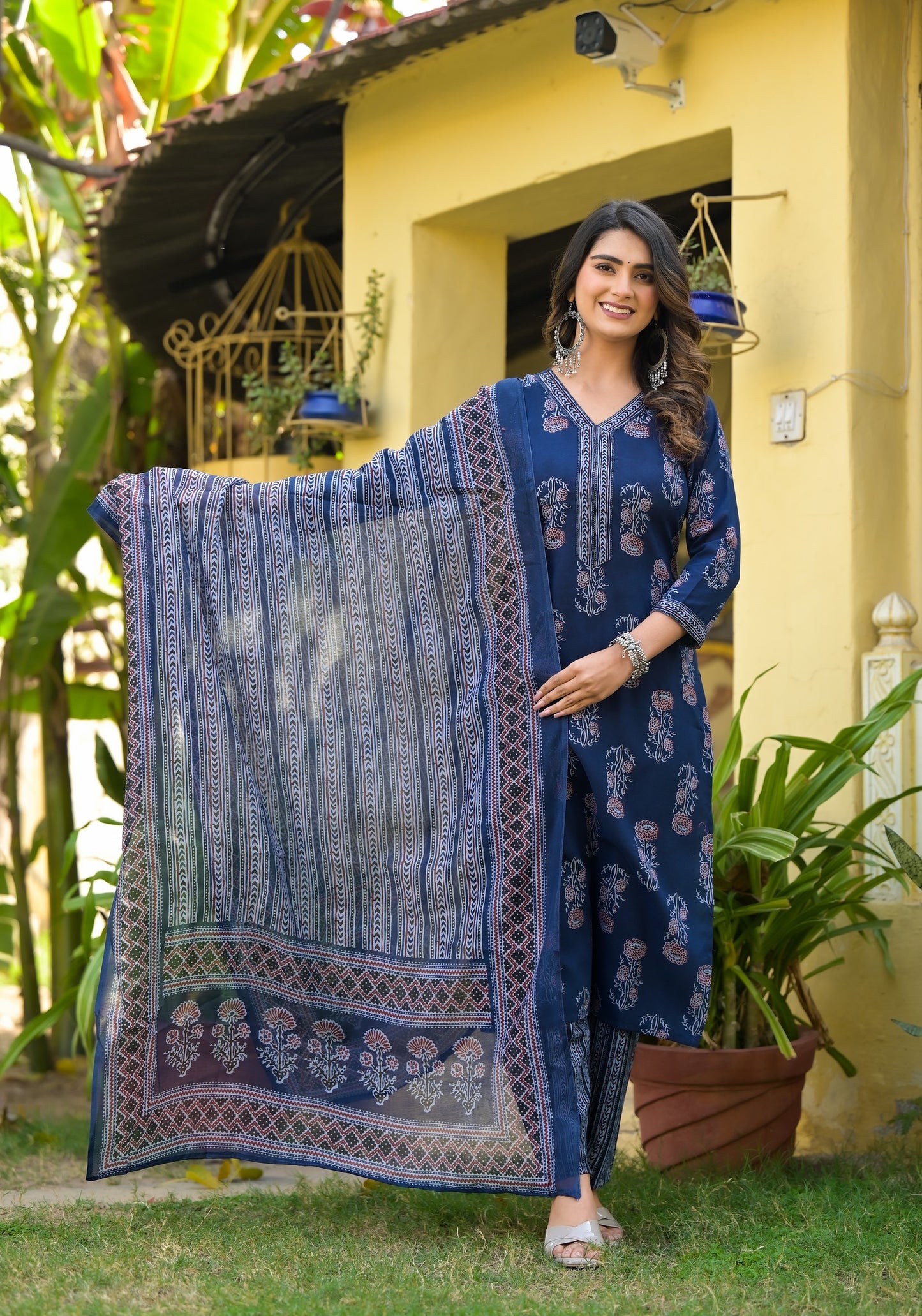 Floral Printed Kurta With Bottom Wear and Dupatta in Blue Color Dropshipera