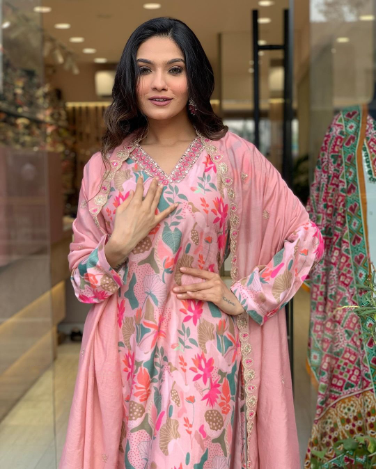Pink Printed Kurta Set With Chanderi Dupatta With Pant Pair Dropshipera