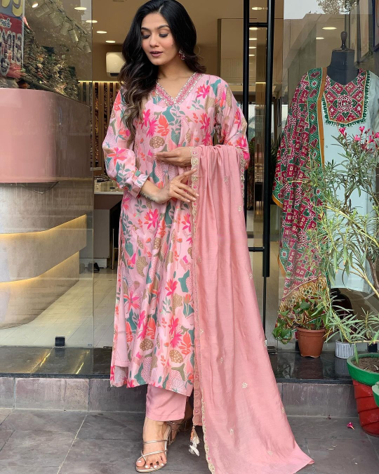 Pink Printed Kurta Set With Chanderi Dupatta With Pant Pair Dropshipera