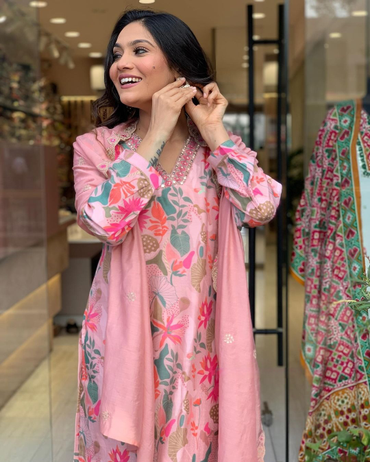 Pink Printed Kurta Set With Chanderi Dupatta With Pant Pair Dropshipera