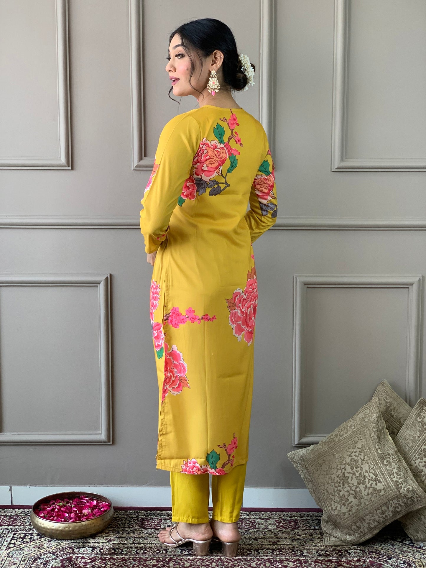Floral Printed Straight Kurta with Botton and Dupatta Dropshipera