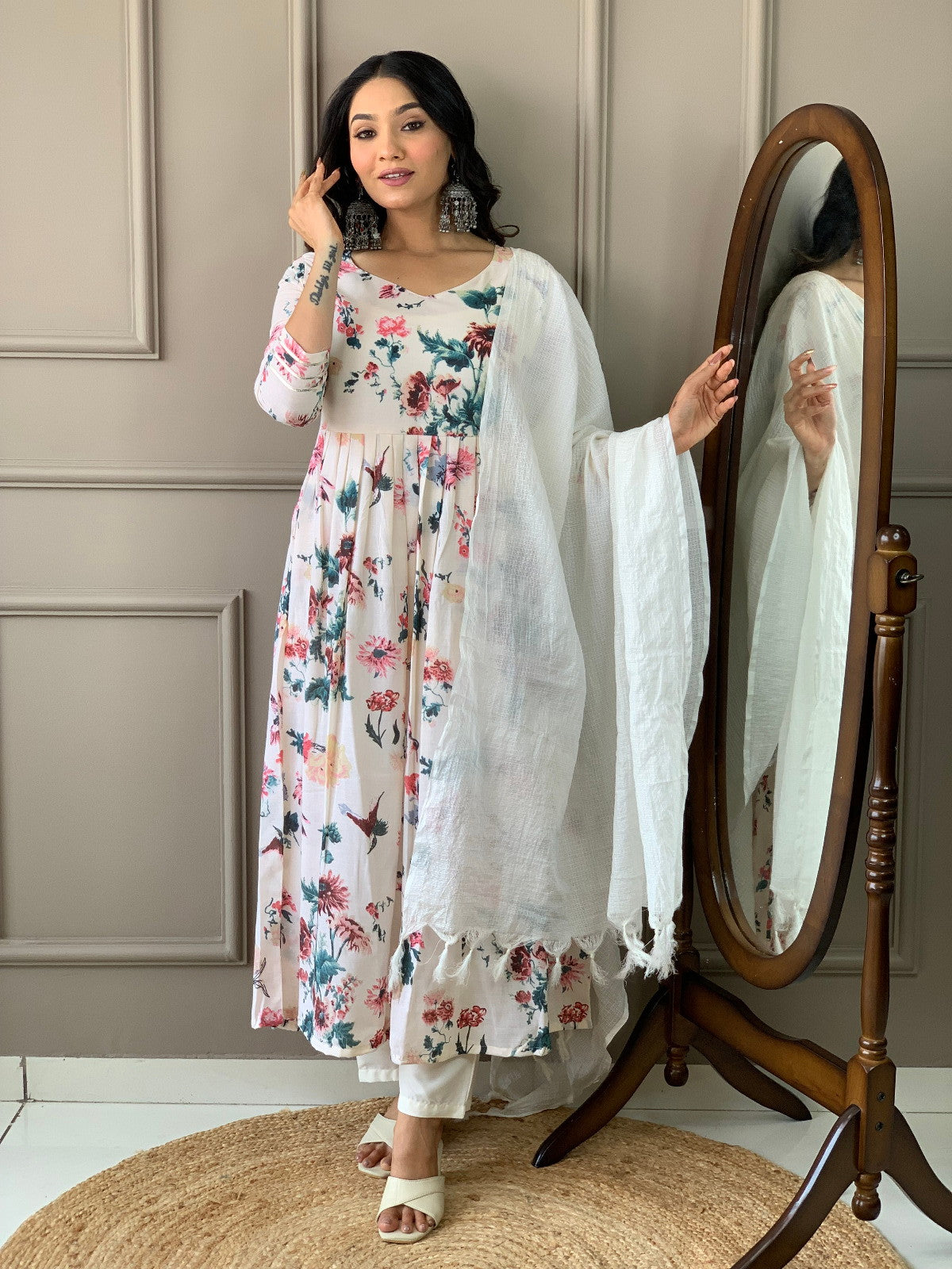 Floral Design Off White Kurta Set with Bottom and Dupatta Dropshipera