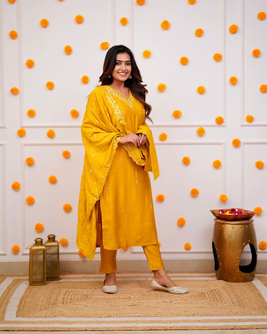 Designer Kurta set with Knee Bottom Pant and Heavy Work On Dupatta Dropshipera
