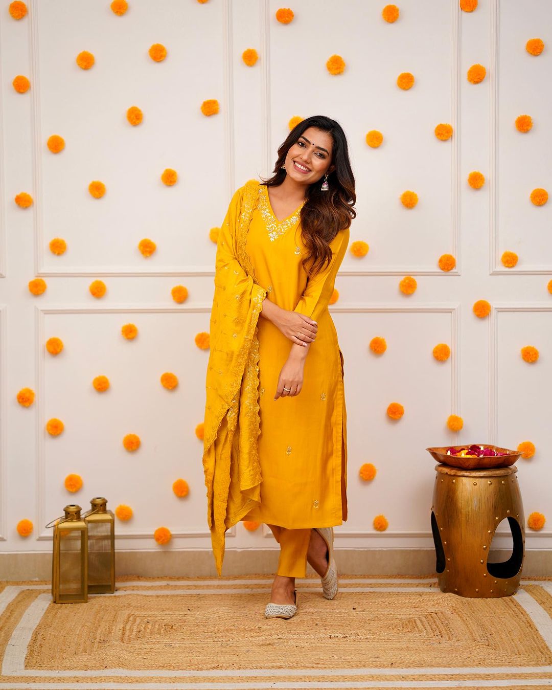 Designer Kurta set with Knee Bottom Pant and Heavy Work On Dupatta Dropshipera