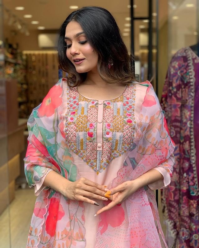 Peach Heavy Kurta Set With Organza Dupatta Dropshipera