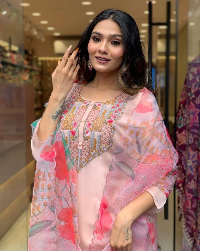 Peach Heavy Kurta Set With Organza Dupatta Dropshipera