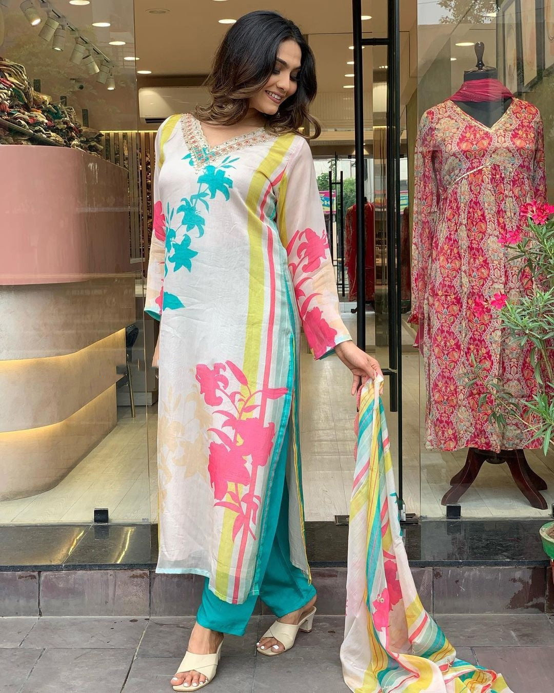 Women's Natural Crepe Kurti Pant With Dupatta Collection Dropshipera