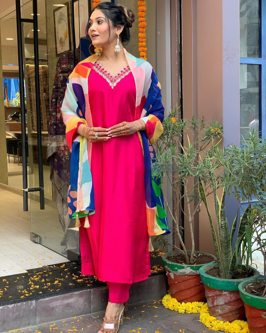 Designer Pure Viscose Jacquard Kurta With Pant And Heavy Dupatta Dropshipera