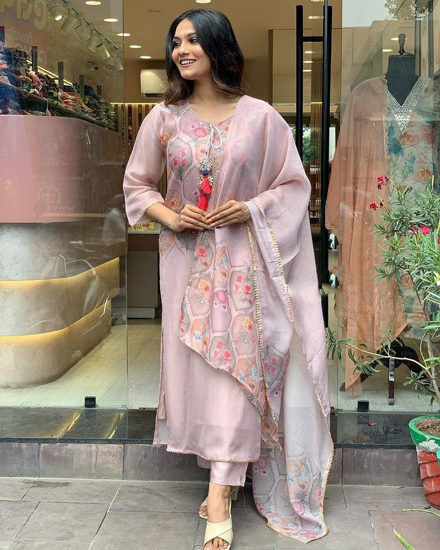 Beautiful Heavy Party Wear Suit With Georgeous Dupatta Dropshipera