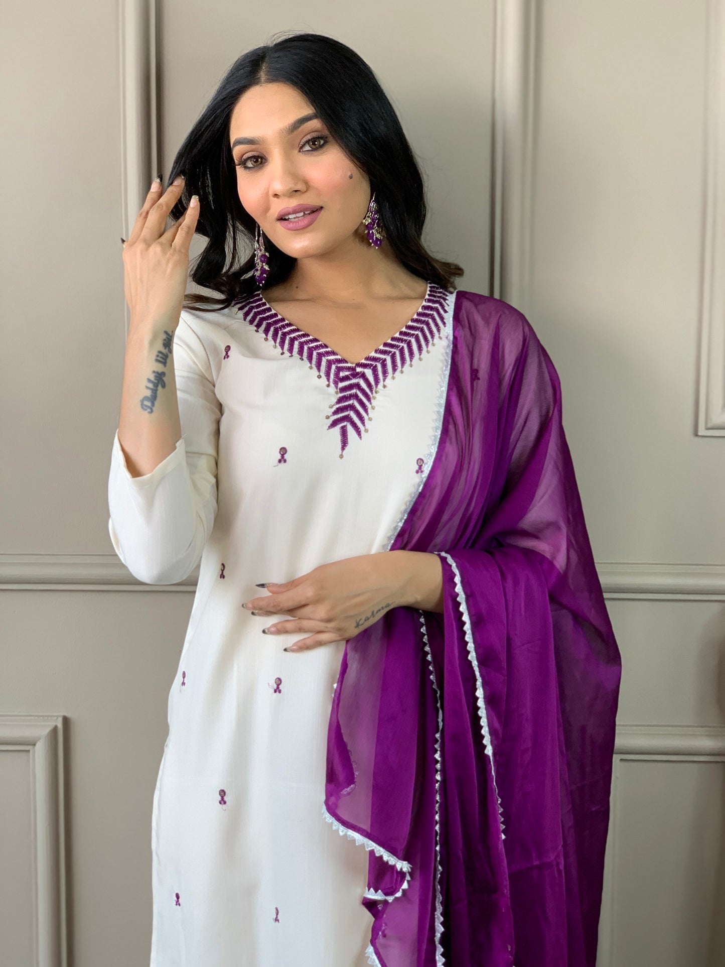 Designer Kurta set with Knee Bottom Pant and Plain Dupatta Dropshipera