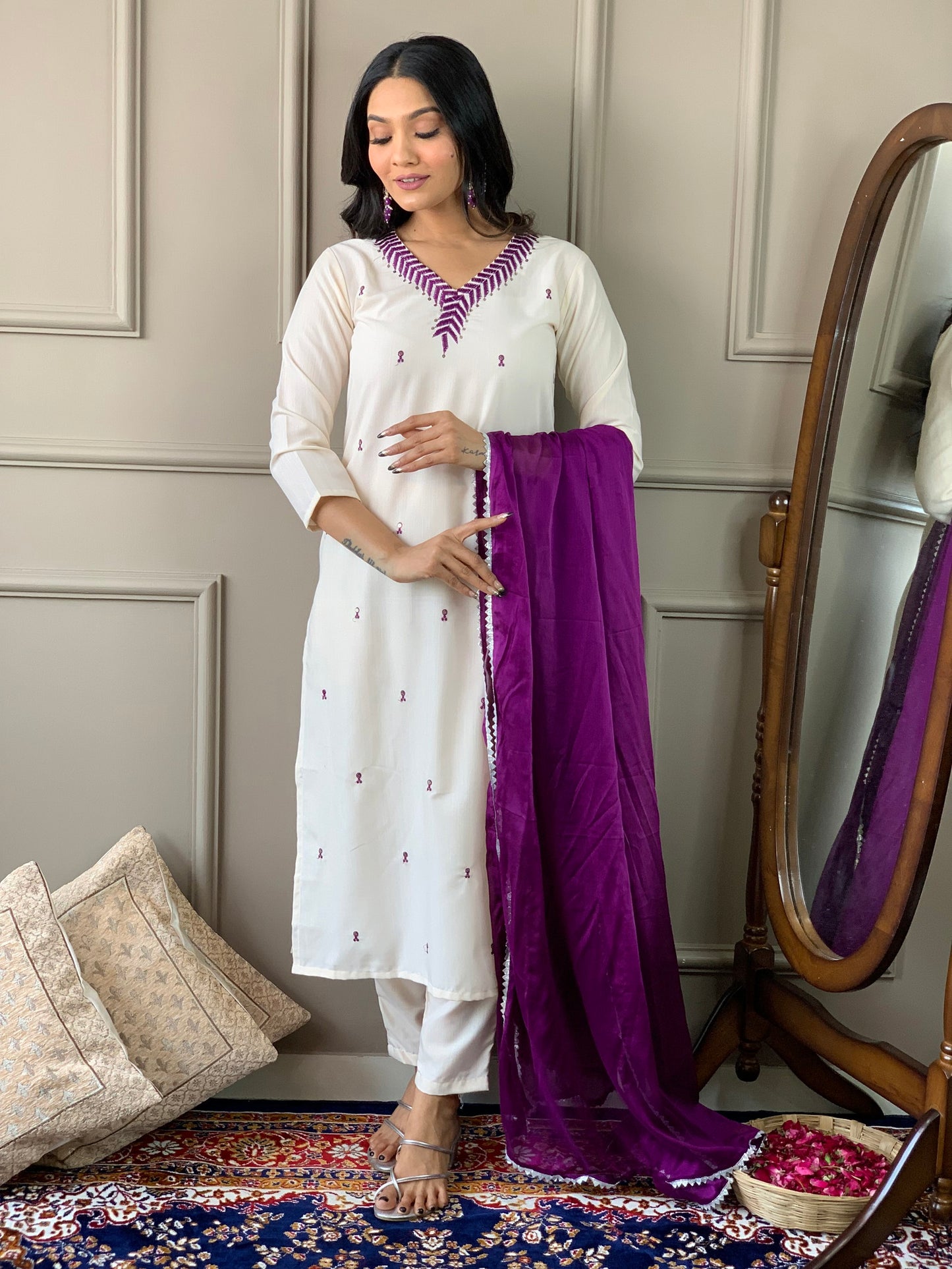 Designer Kurta set with Knee Bottom Pant and Plain Dupatta Dropshipera