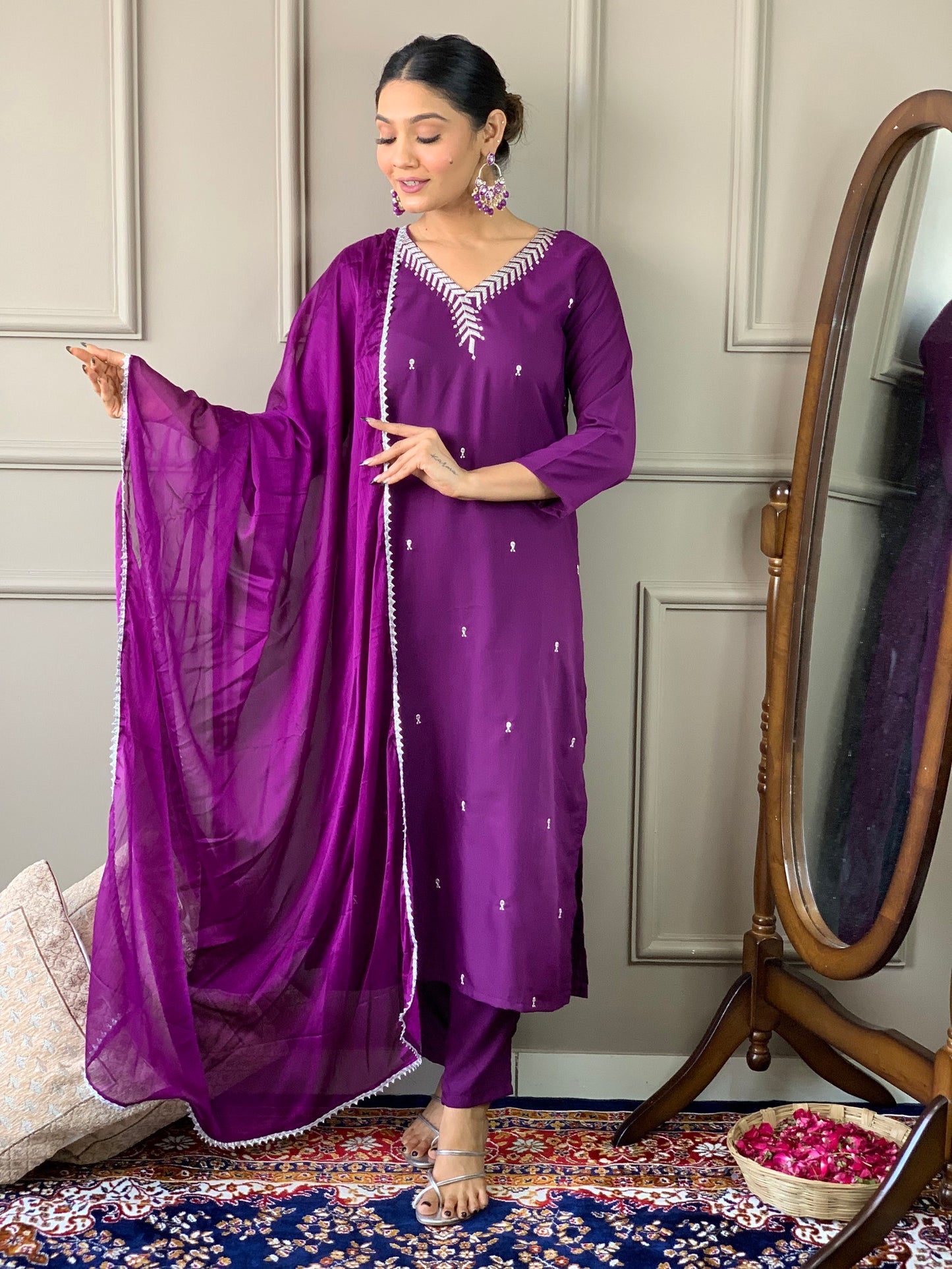 Designer Kurta set with Knee Bottom Pant and Plain Dupatta Dropshipera