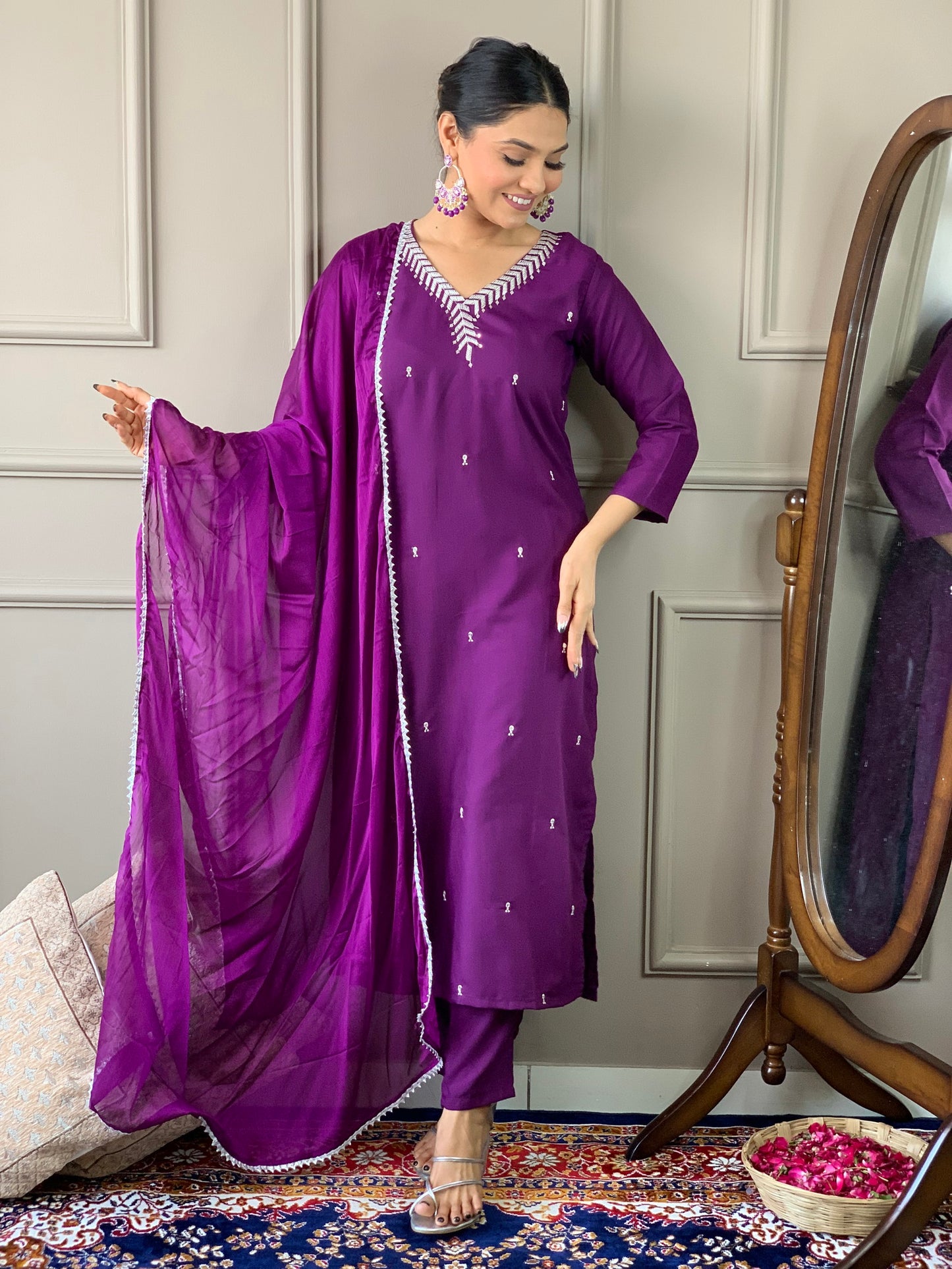 Designer Kurta set with Knee Bottom Pant and Plain Dupatta Dropshipera