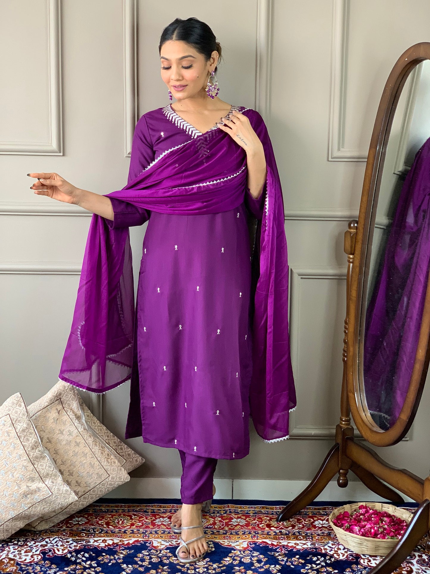 Designer Kurta set with Knee Bottom Pant and Plain Dupatta Dropshipera