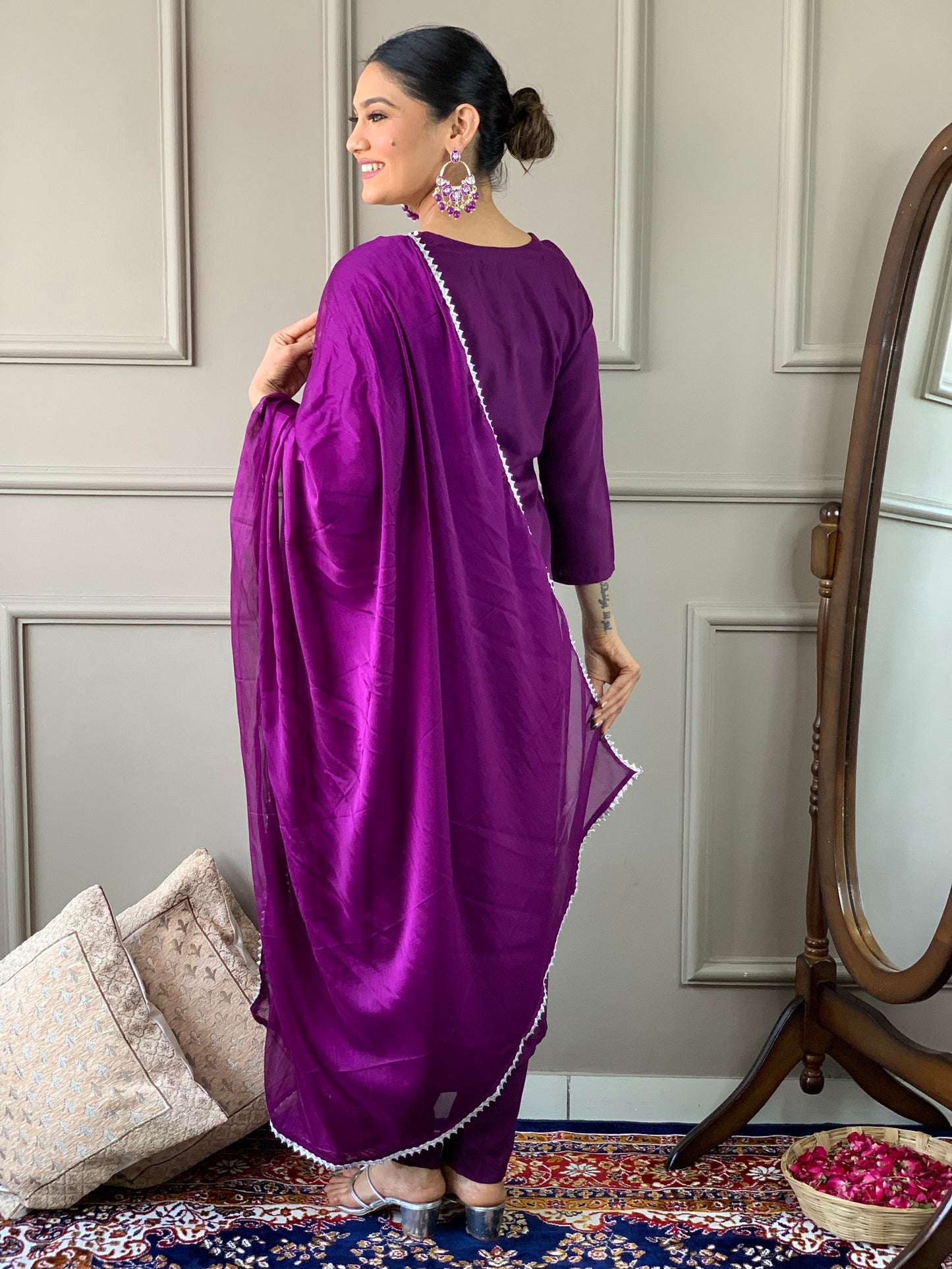 Designer Kurta set with Knee Bottom Pant and Plain Dupatta Dropshipera
