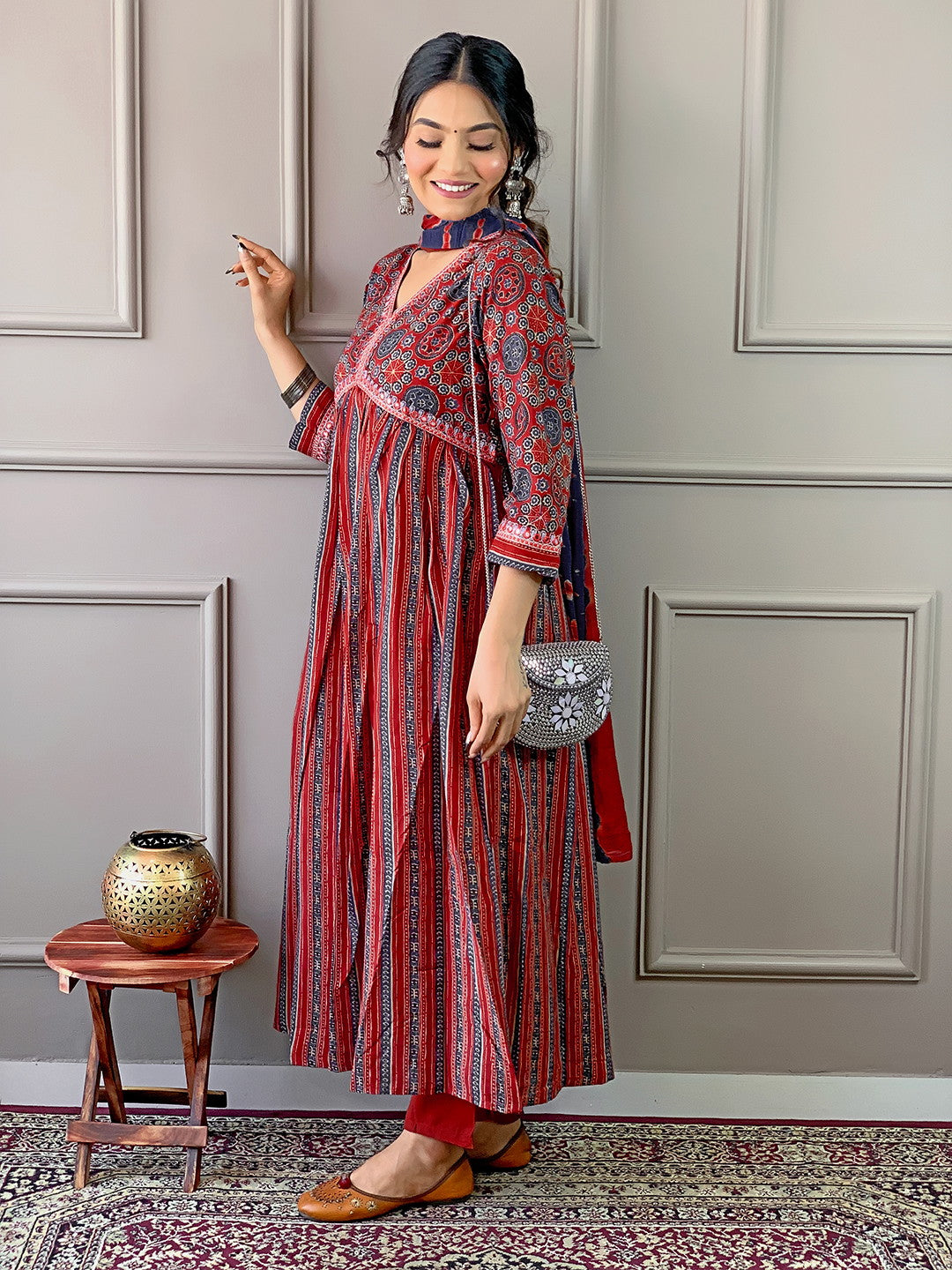 Oaitaari Printed Heavy Duppata Kurta Set With Bottom and Dupatta Dropshipera