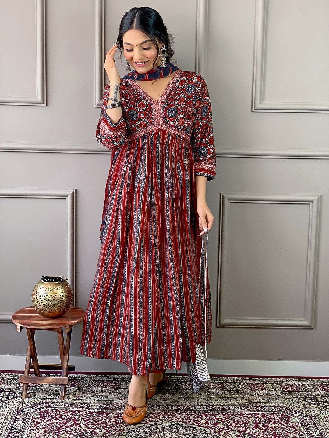 Oaitaari Printed Heavy Duppata Kurta Set With Bottom and Dupatta Dropshipera