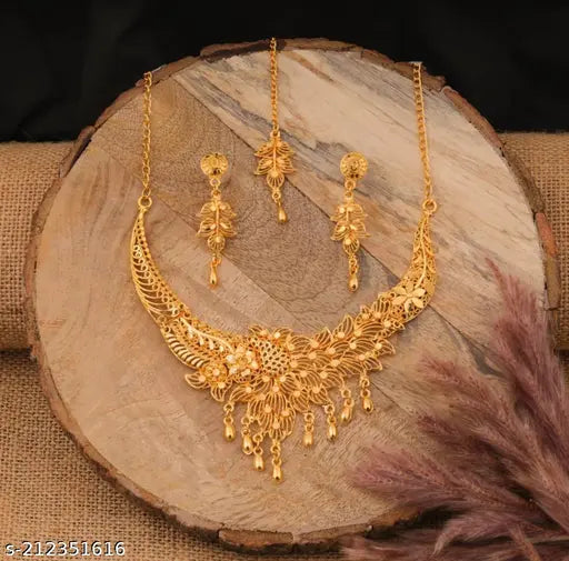 New Tready Golden Jewellery Set for Women 19670