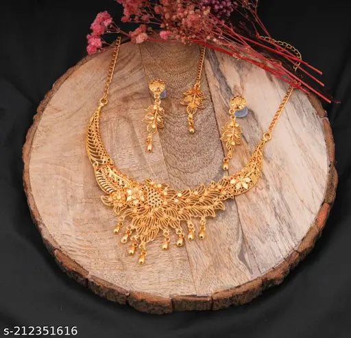 New Tready Golden Jewellery Set for Women 19670