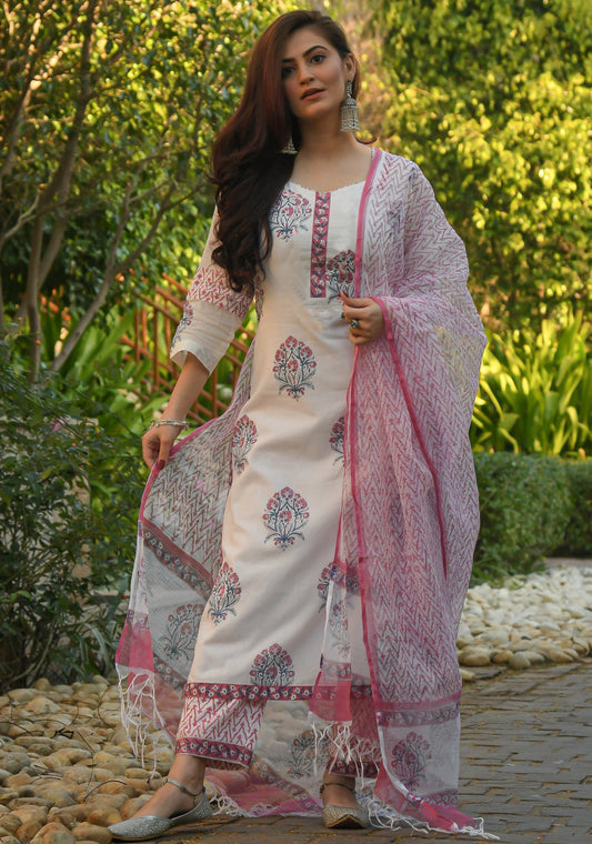 White & Magenta Printed Fancy Kurti With Bottom & Dupatta set Dropshipera