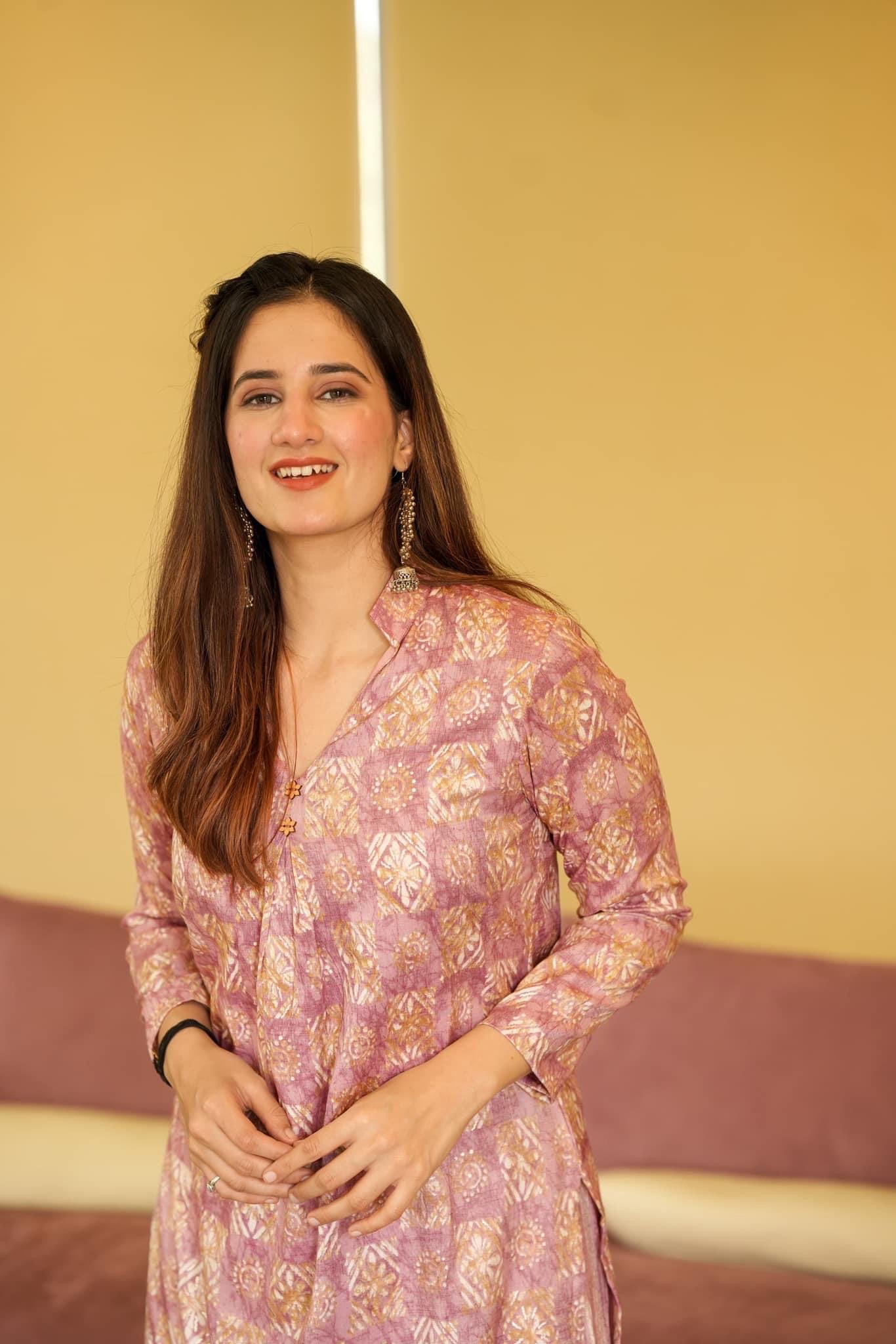 Beautiful Digital Printed Pure Muslin Casual Wear Kurti Palazzo Dropshipera