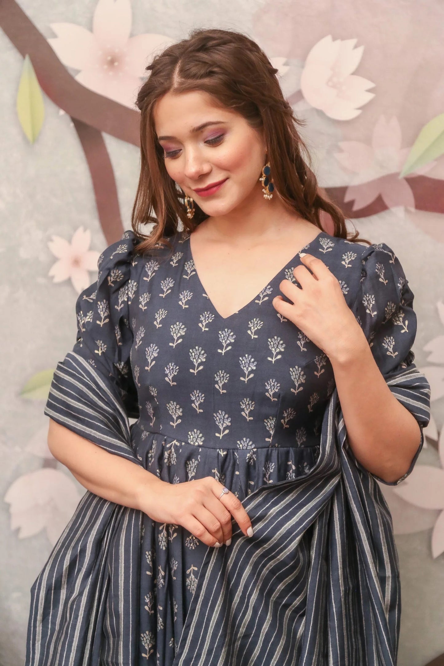 Grey Color Glamorous Fancy And Elegant partywear Kurta Set For Women Dropshipera