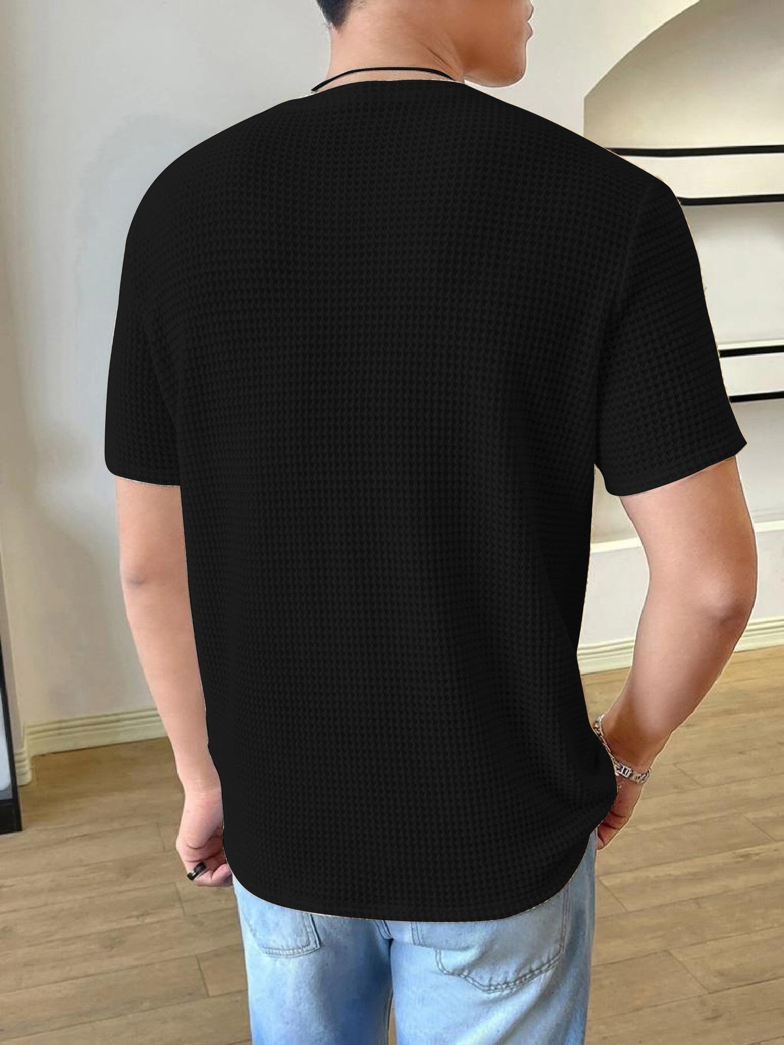 Manfinity Hypemode Men Solid T-shirt Dropshipera