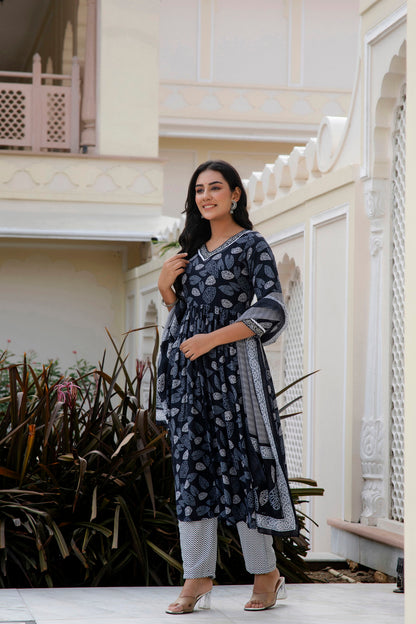 Floral Printed Rayon  Kurta With Pants & Dupatta Dropshipera