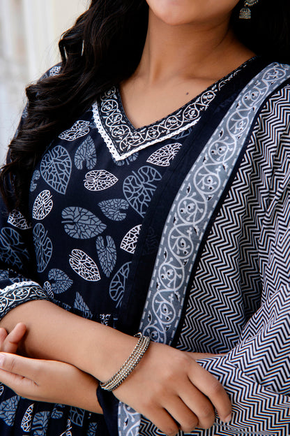 Floral Printed Rayon  Kurta With Pants & Dupatta Dropshipera