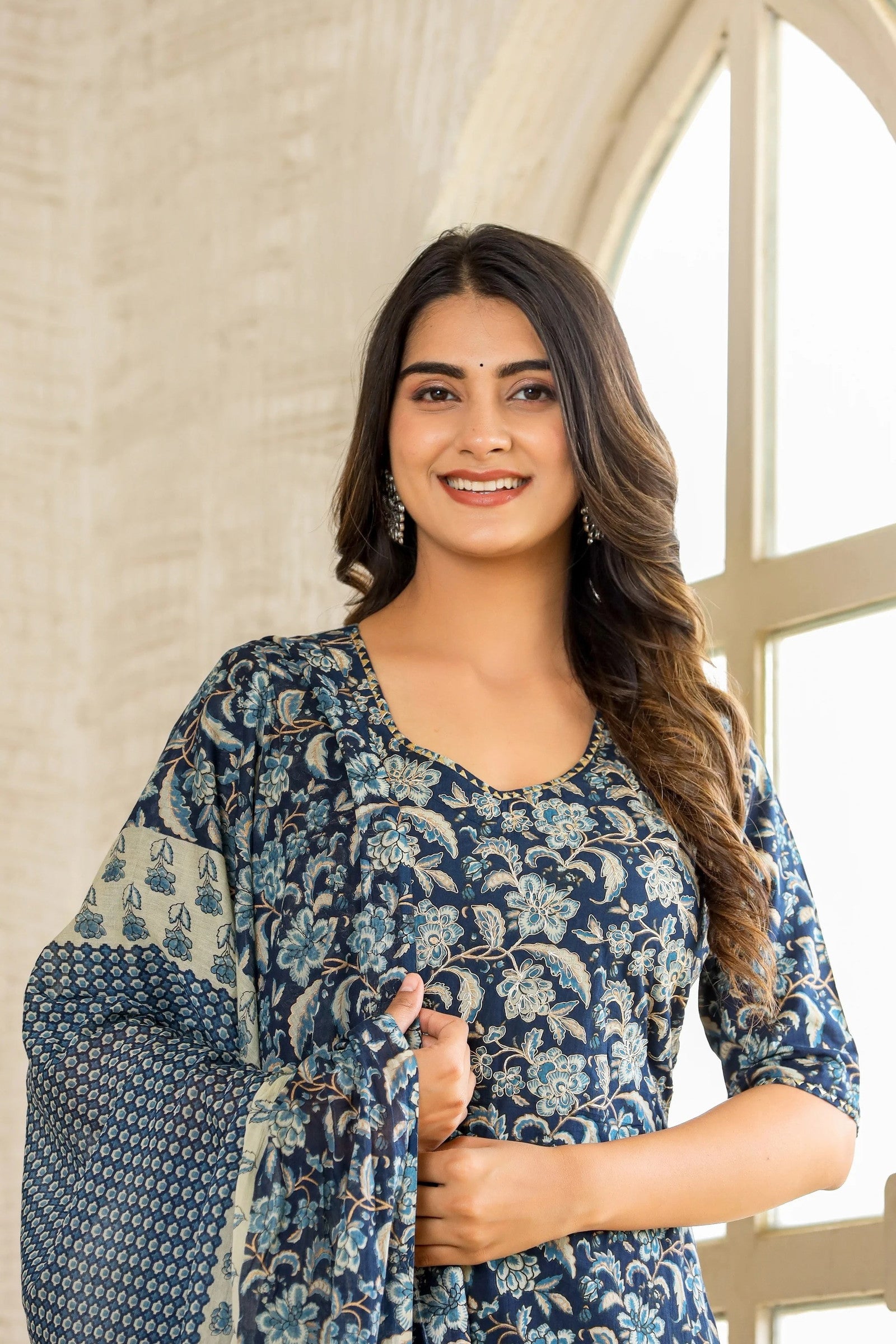 Floral Printed Straight Kurta and pant set with Dupatta Dropshipera