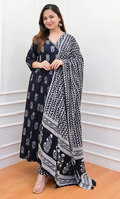 Women Block Printed Kurta Set with Dupatta In Black Color Dropshipera