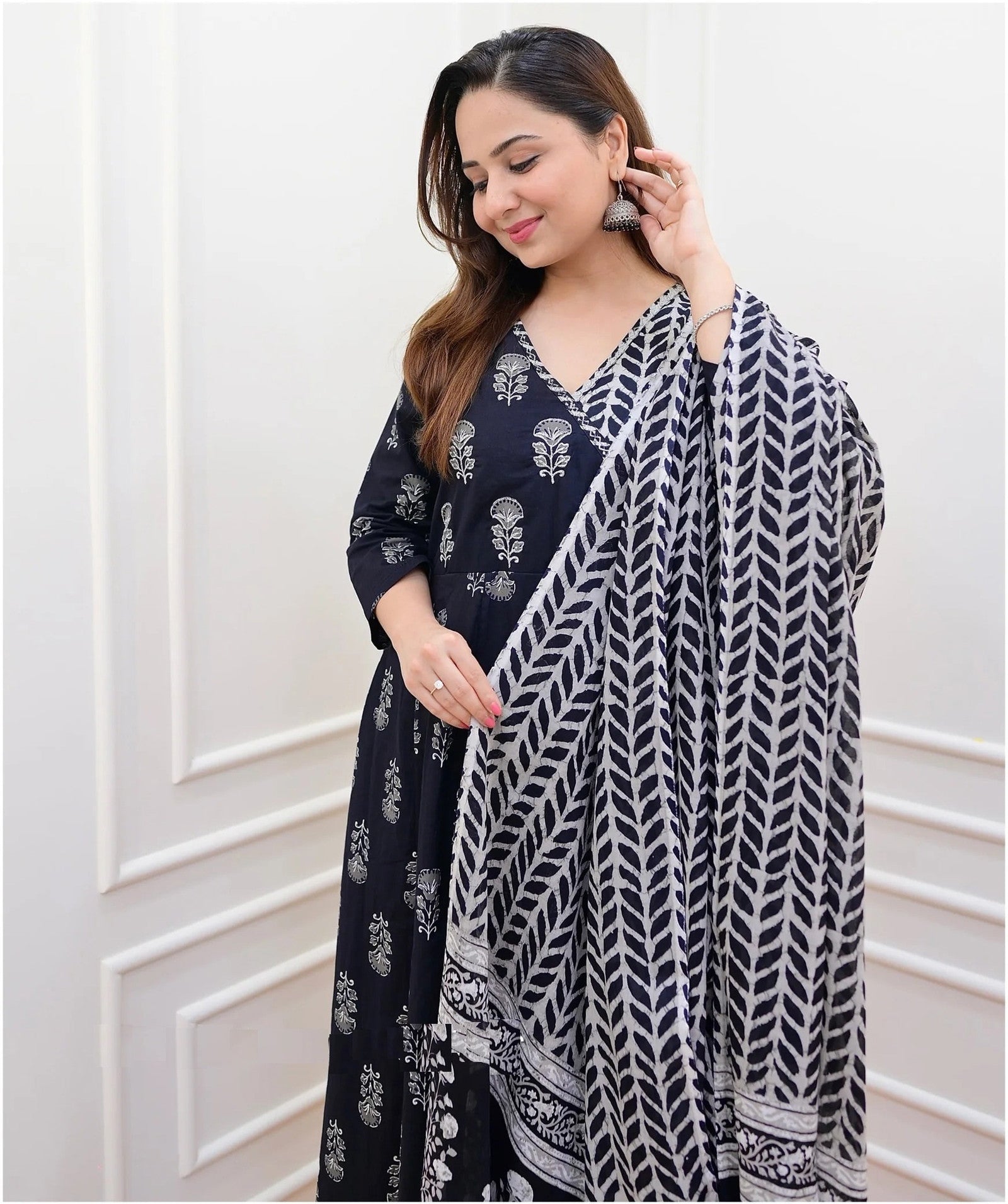 Women Block Printed Kurta Set with Dupatta In Black Color Dropshipera