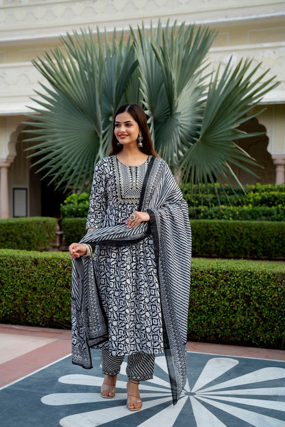 Women Embroidered Kurta and Pant Set with Dupatta in Black and White color Dropshipera