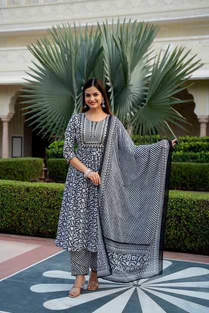 Women Embroidered Kurta and Pant Set with Dupatta in Black and White color Dropshipera