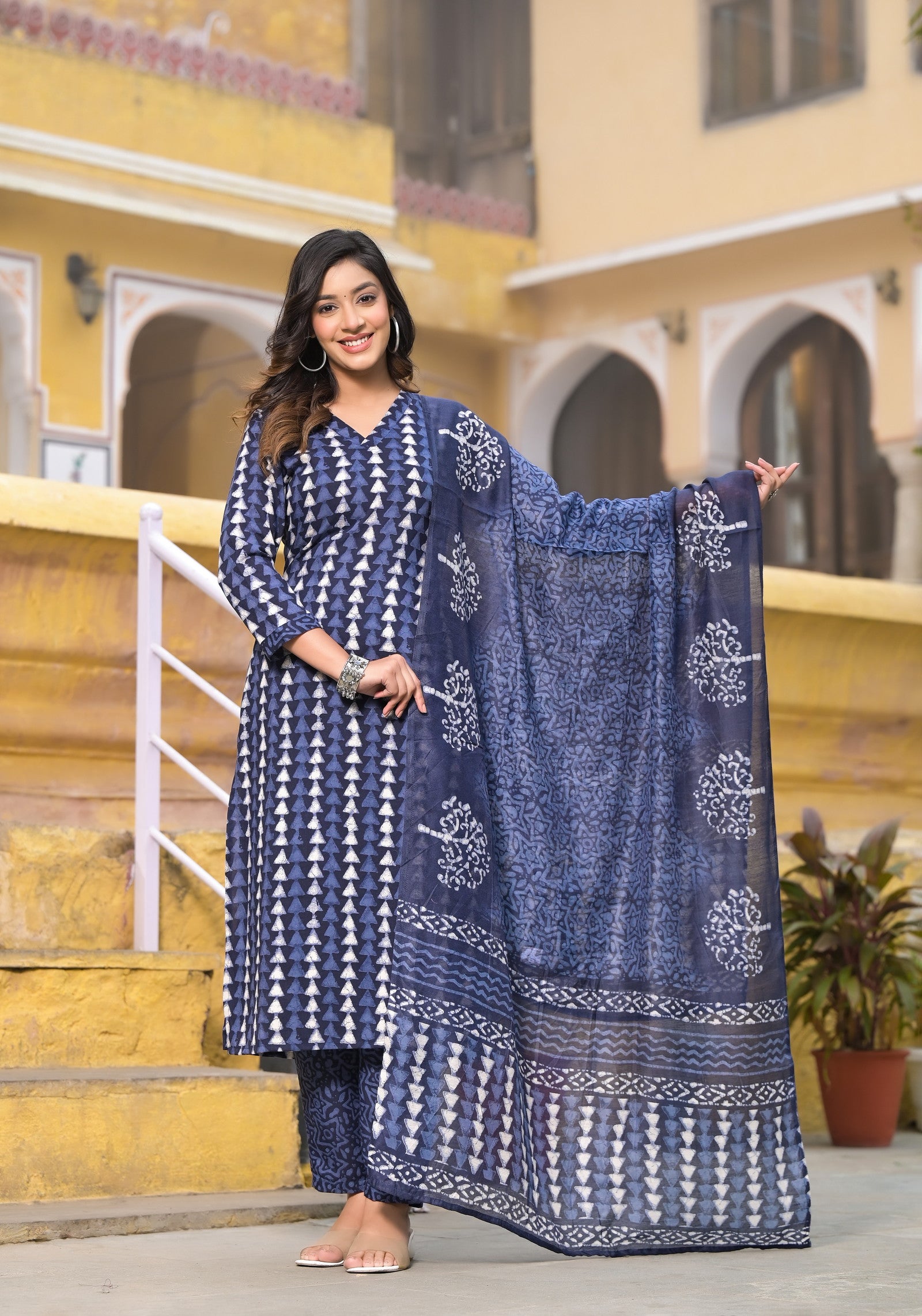 Blue Color Beautiful and Stylish Kutra set with Pant and Dupatta Dropshipera