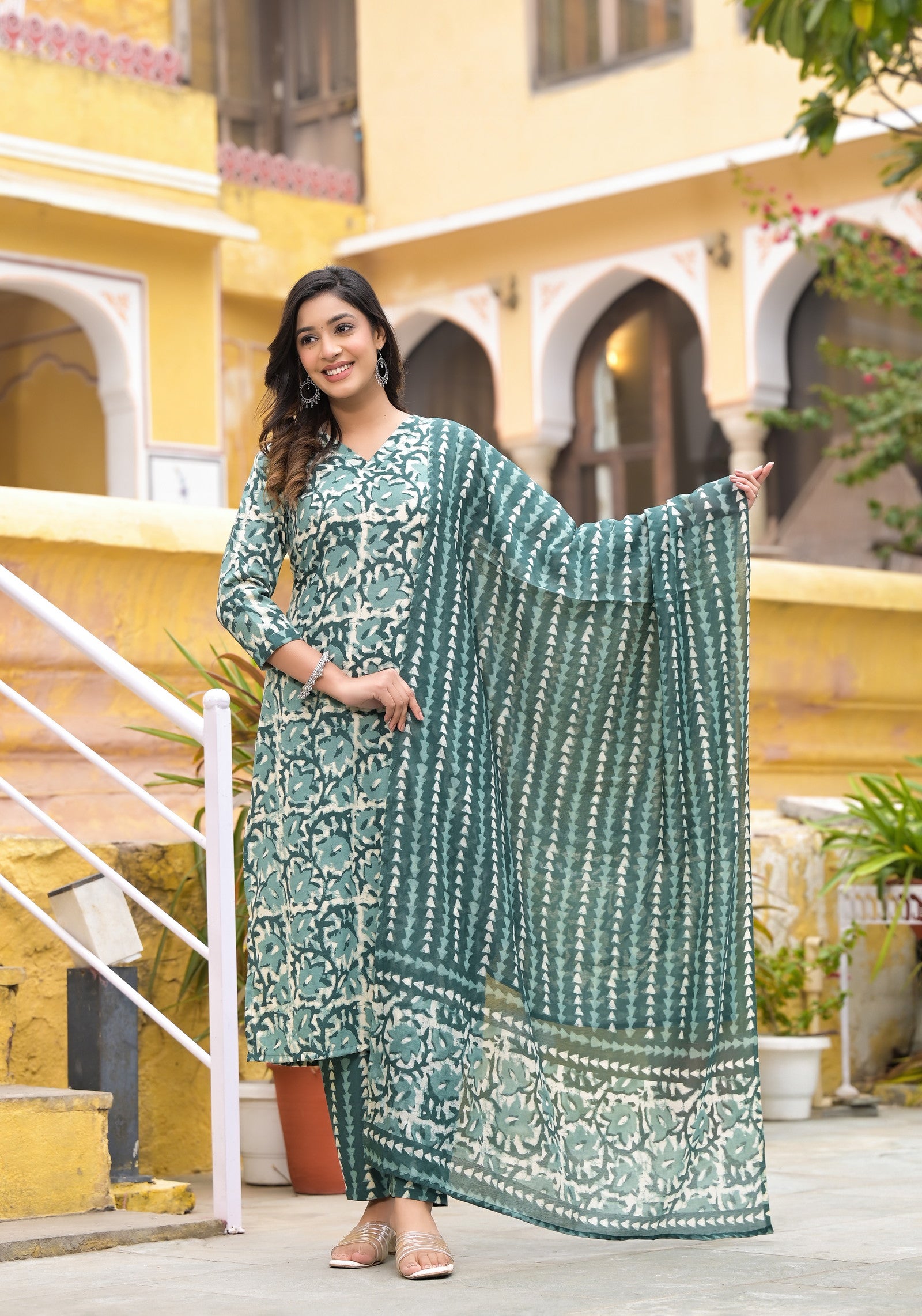 Women Straight Block Printed Kurta and Pant Set with Dupatta in Beautiful Color Dropshipera
