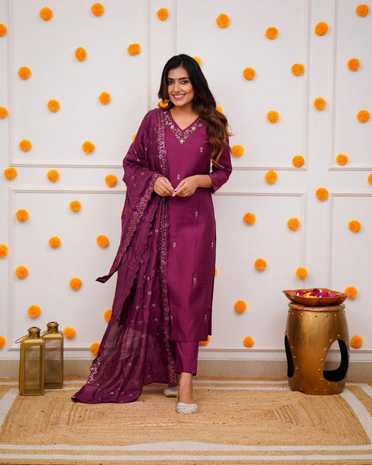 Designer Kurta set with Knee Bottom and Heavy Dupatta Dropshipera
