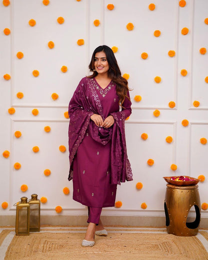 Designer Kurta set with Knee Bottom and Heavy Dupatta Dropshipera