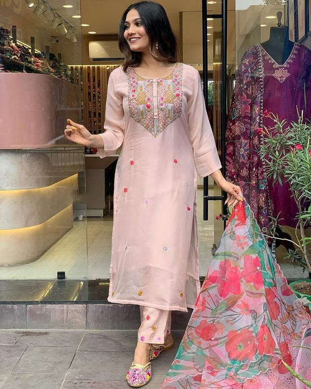 Peach Heavy Kurta Set With Organza Dupatta Dropshipera