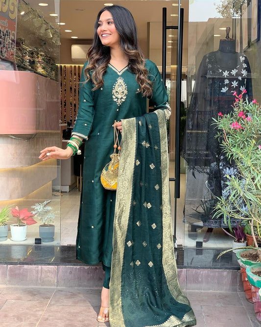 Designer Kurta set with Knee Bottom Pant and Beautiful Dupatta Dropshipera