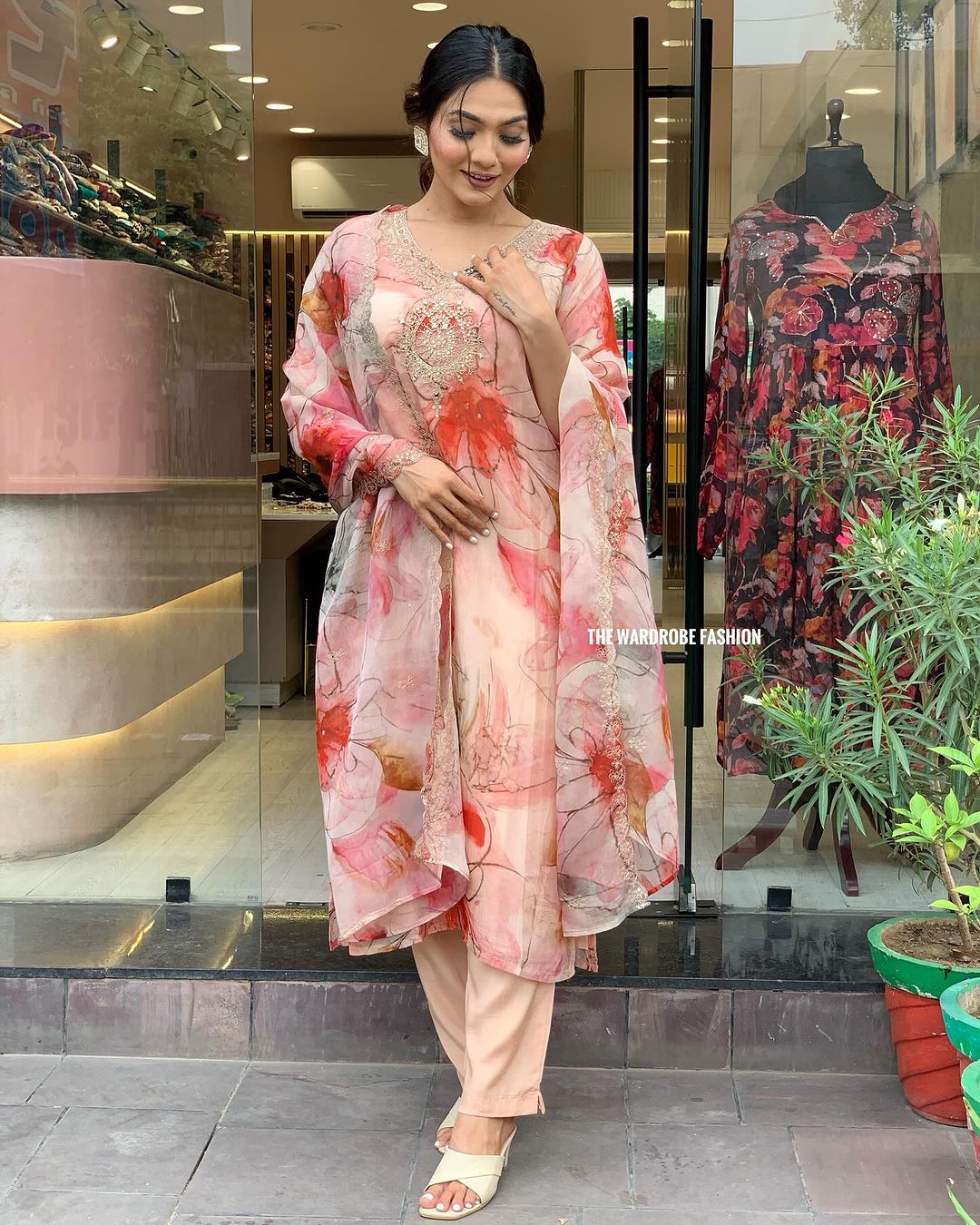 Women's Natural Crepe Kurti Pant With Organza Dupatta Dropshipera