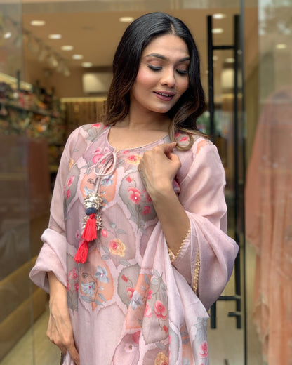 Beautiful Heavy Party Wear Suit With Georgeous Dupatta Dropshipera